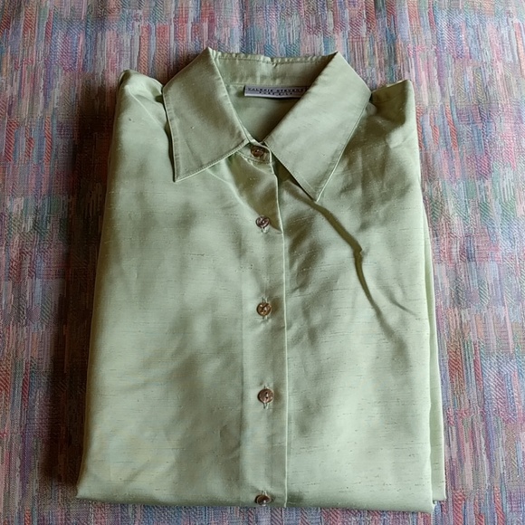 Valerie Stevens Tops - Light green long silk Valerie Stevens button down