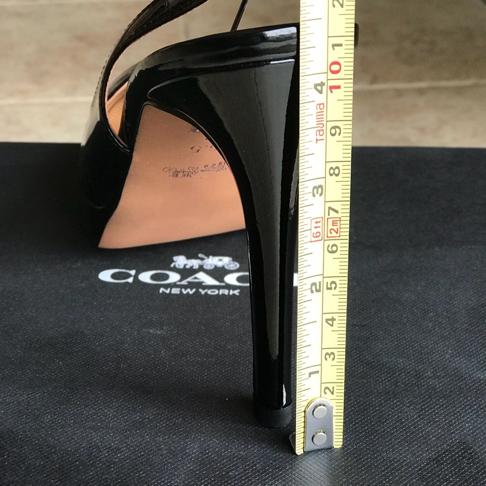Coach - Picture 6 of 6