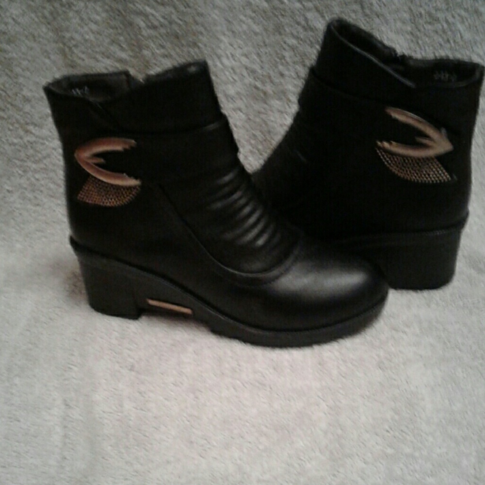 Golden road ankle boots