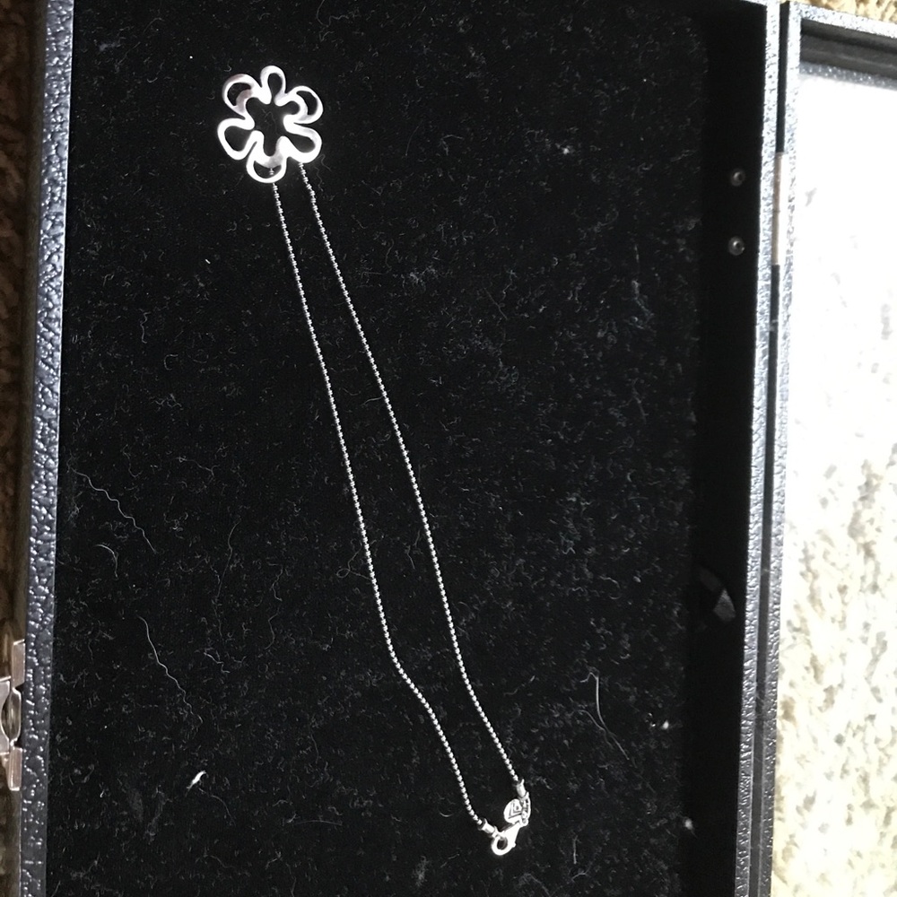 Sterling silver silpada flower necklace