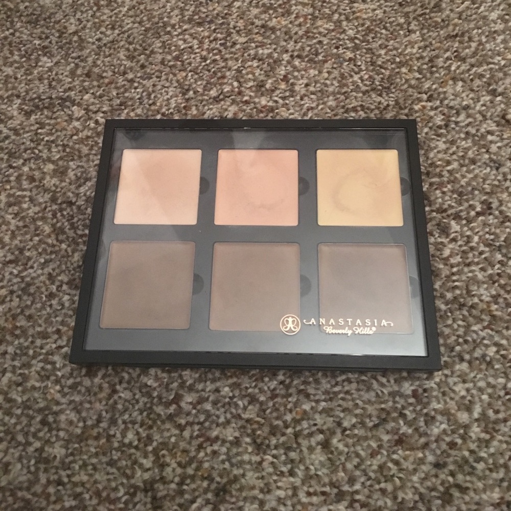 Anastasia Beverly Hills contour cream kit- Light