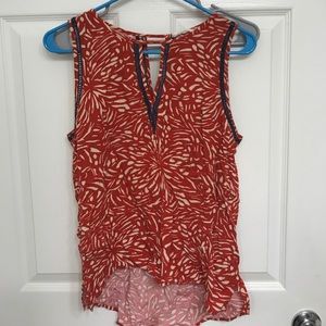 Le sample sleeveless blouse