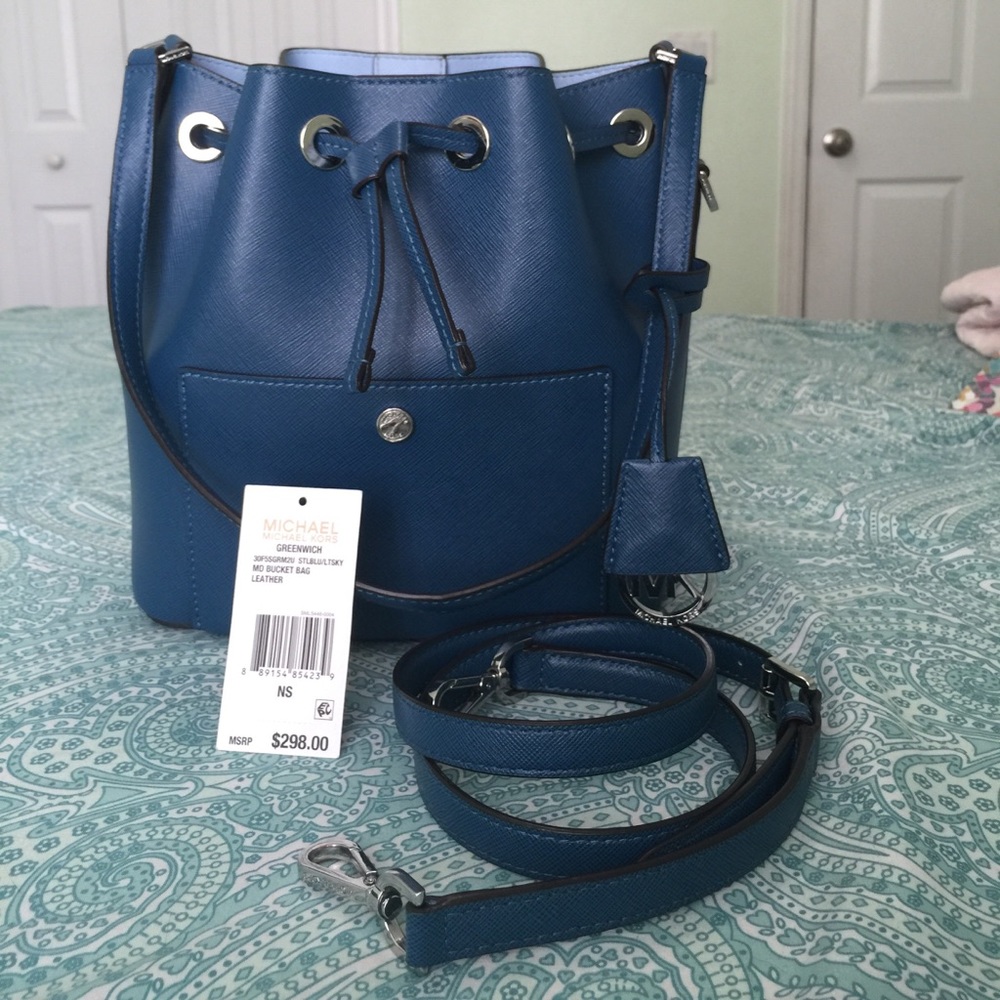 Authentic Michael Kors Greenwich Medium Bucket Bag