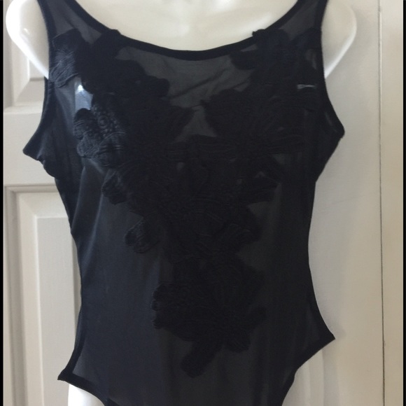 ⬇️$38 BLACK SHEER EMBROIDERED MESH BODYSUIT SIZE L - Picture 3 of 4
