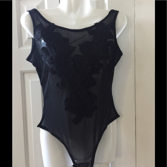 ⬇️$38 BLACK SHEER EMBROIDERED MESH BODYSUIT SIZE L - Picture 2 of 4