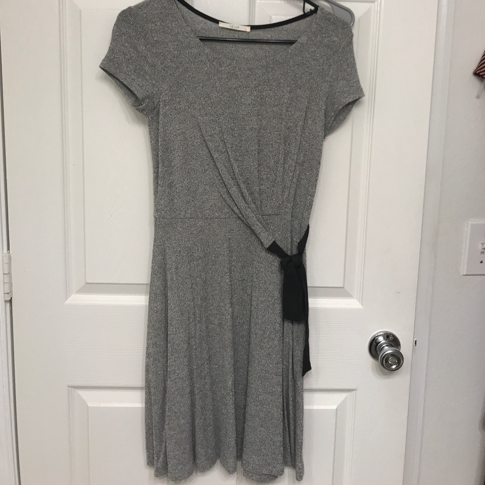 Le lis grey bow dress