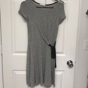 Le lis grey bow dress