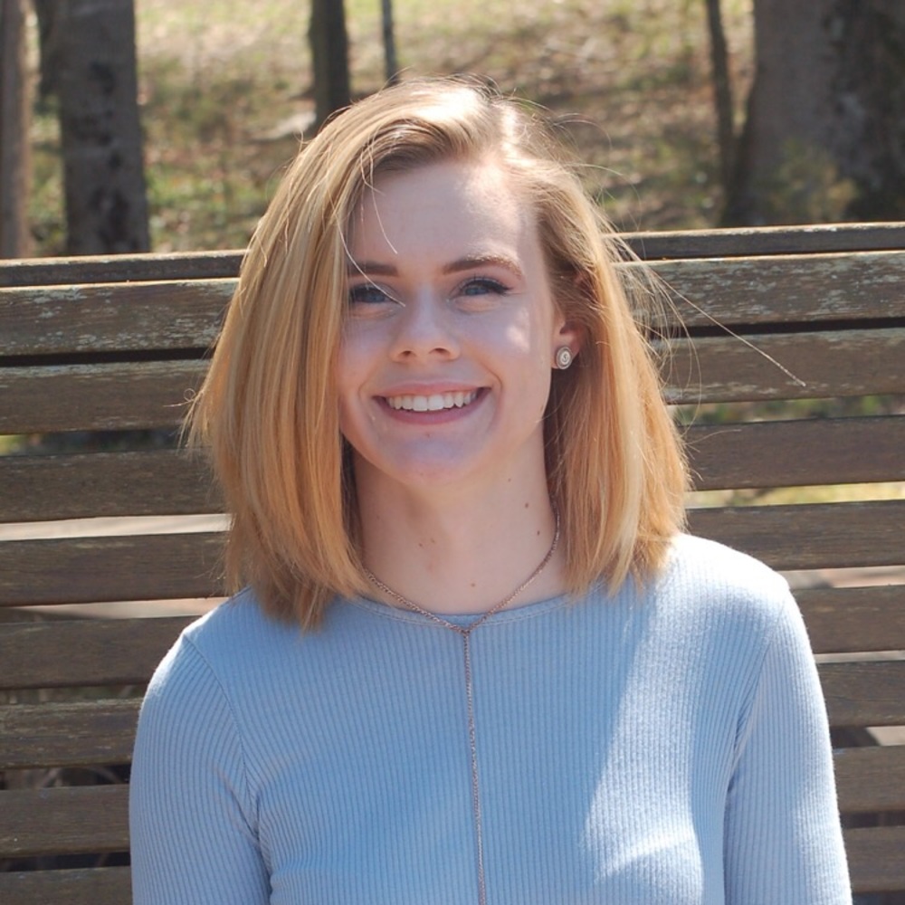 Meet your Posher, Alyssa