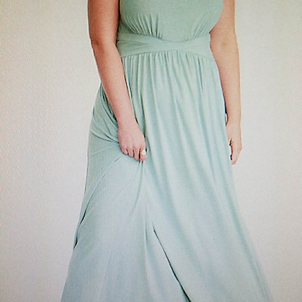 ISO THIS DRESS SIZE 5