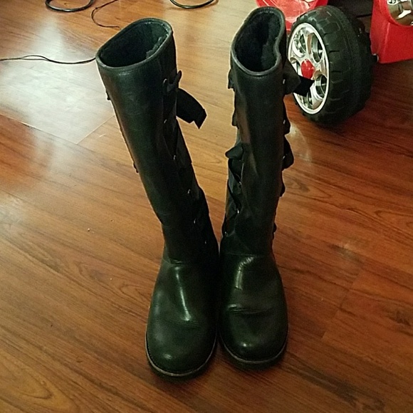 Black shoe lace leather suede UGGS - Picture 1 of 4