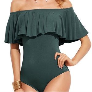 ✨Off the shoulder bodysuit✨