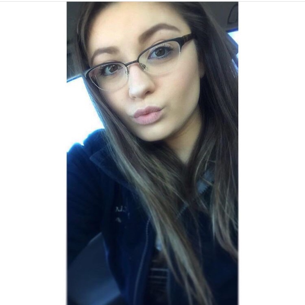 Meet your Posher, Cara