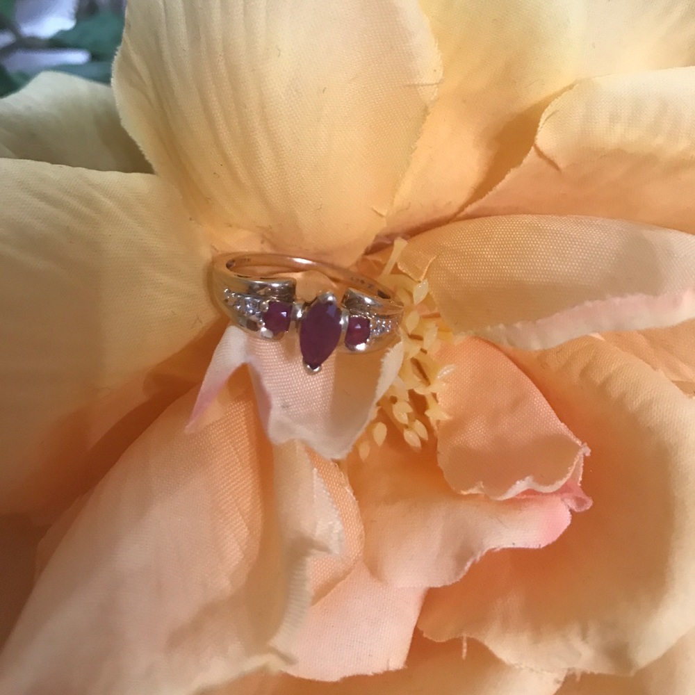 10K gold Ruby & diamond