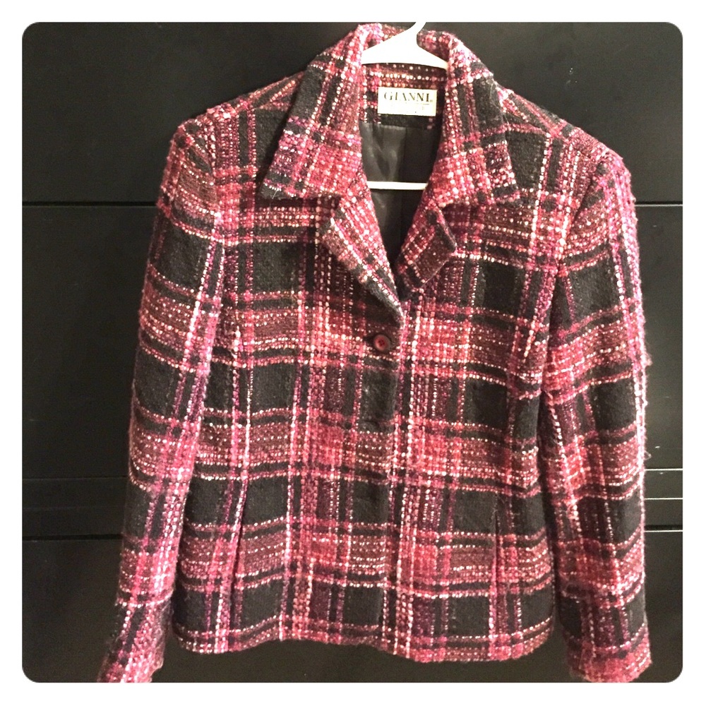 Gianni petite size 8 gently worn blazer .