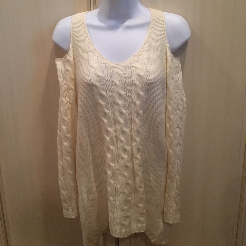 Venus sweater cold shoulder