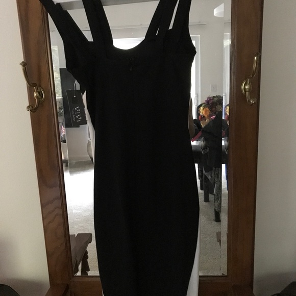 Dress - Picture 3 of 4