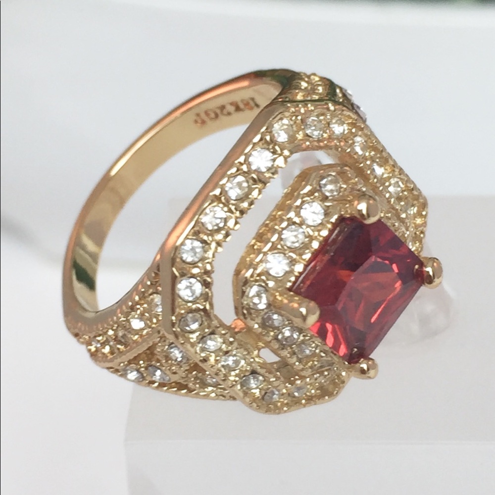 Victorian Style Ring With Red Color Crystal. - Picture 4 of 8
