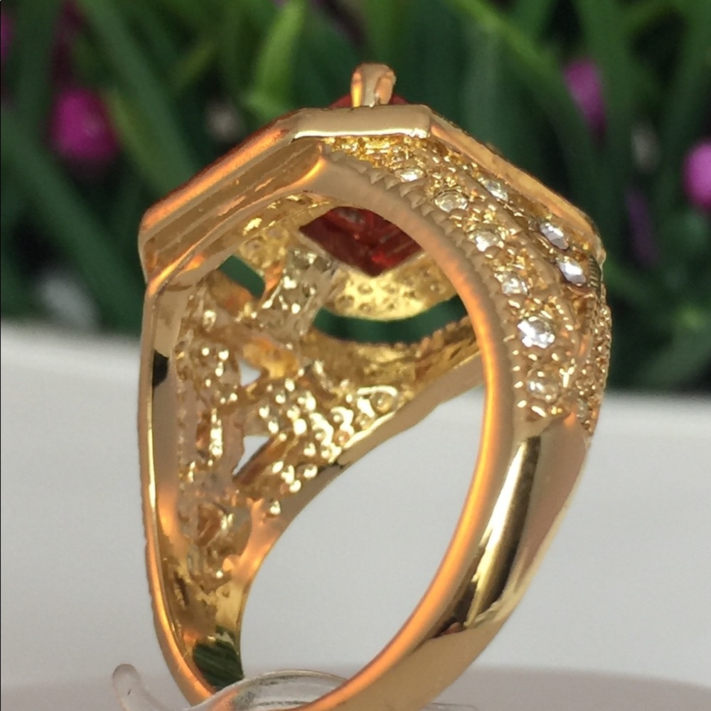 Victorian Style Ring With Red Color Crystal. - Picture 5 of 8