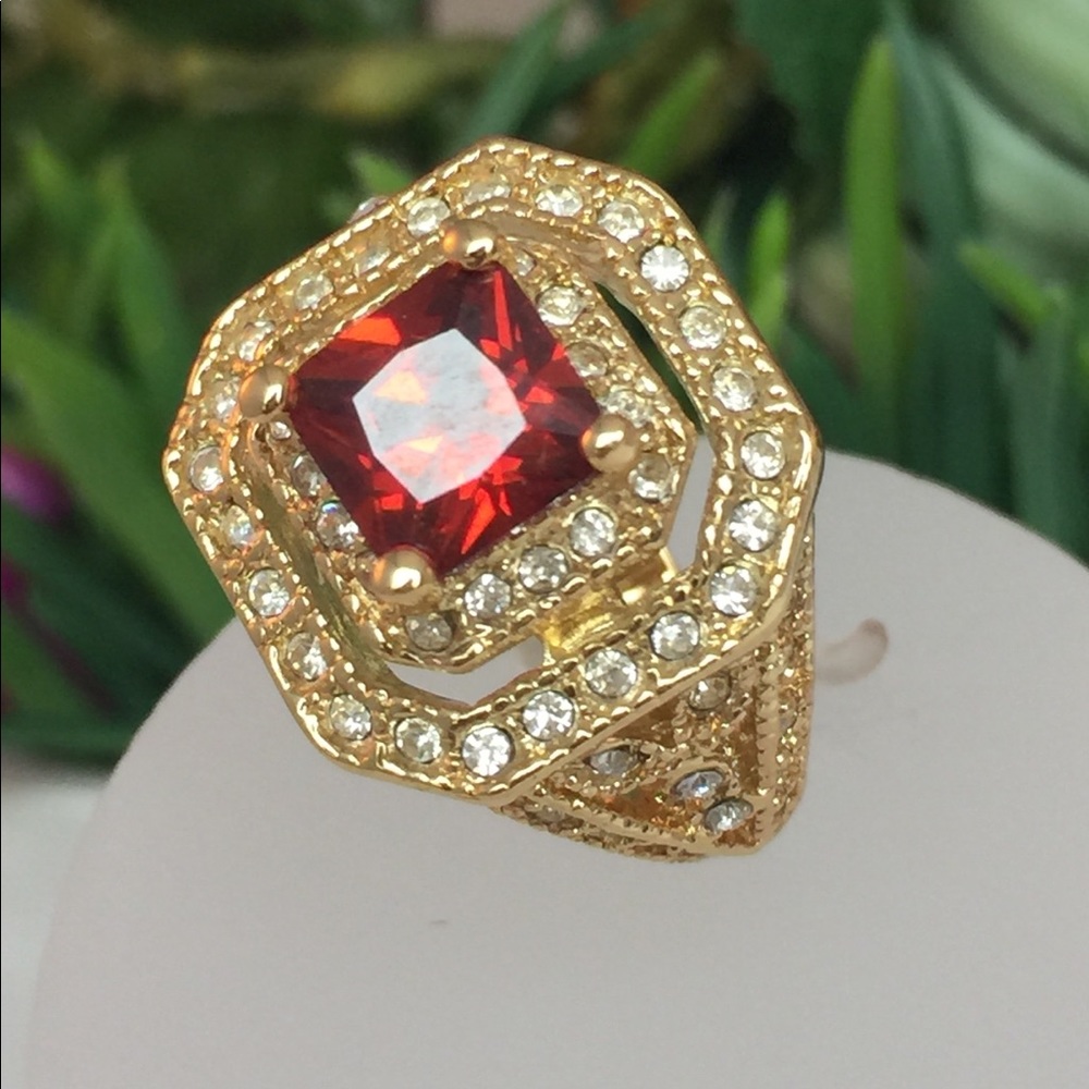 Victorian Style Ring With Red Color Crystal. - Picture 8 of 8