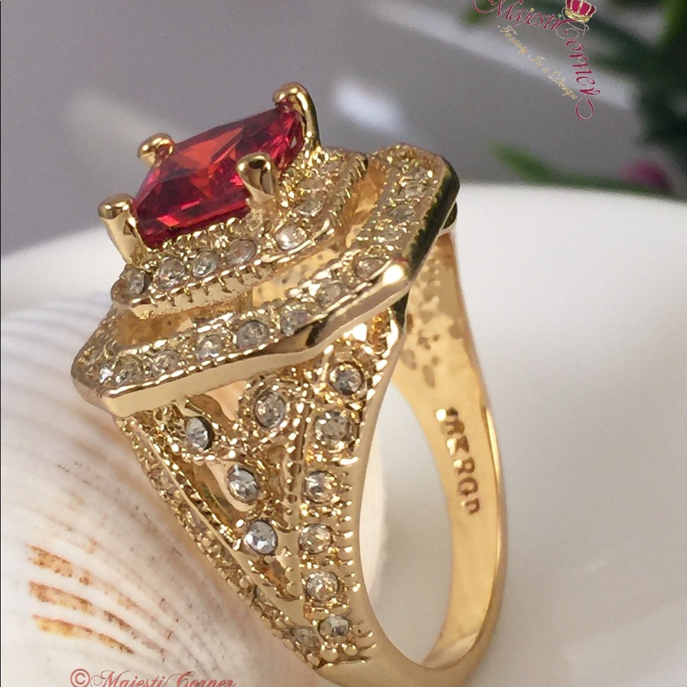 Victorian Style Ring With Red Color Crystal.