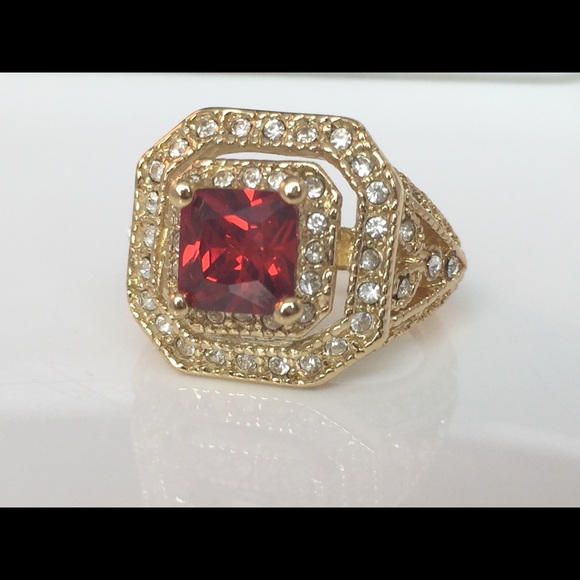 Victorian Style Ring With Red Color Crystal. - Picture 2 of 8