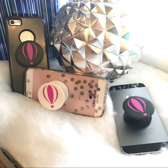 Claire’s Signature Selfie Buttons White or Black - Picture 2 of 4