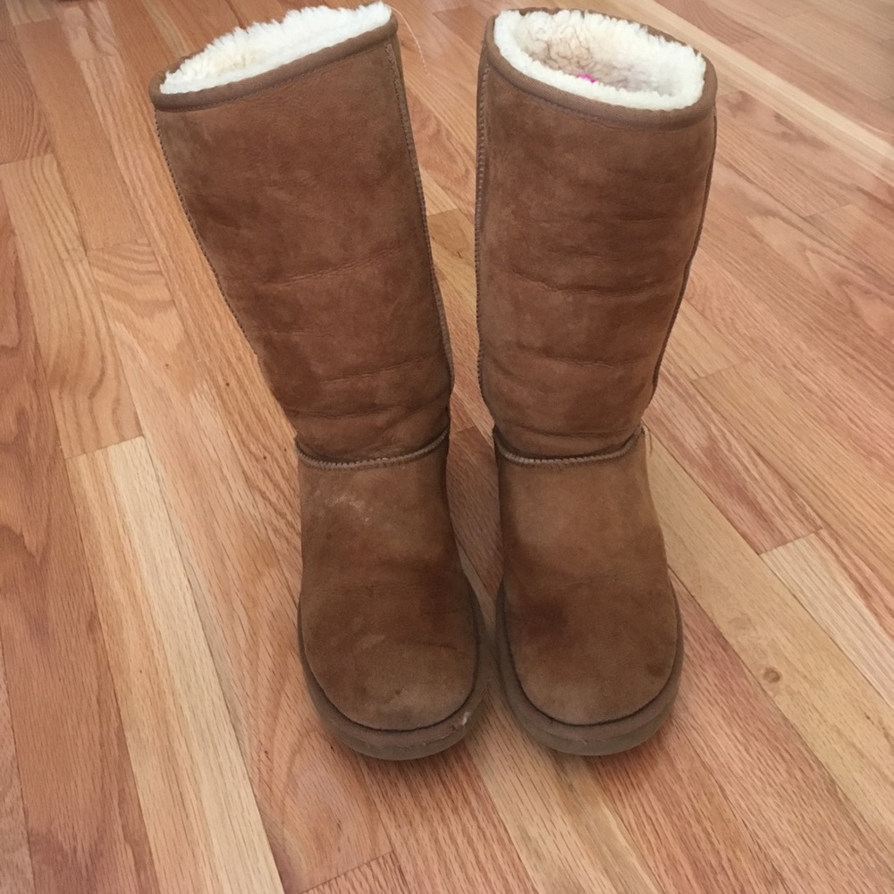 TALL CHESTNUT UGGS