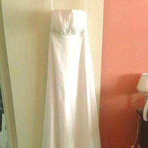 Never Worn David's Bridal Gown And Cape