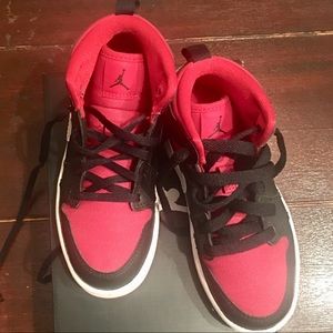 Kids Worn Once Jordan 1s sz 12 Black | Red | White