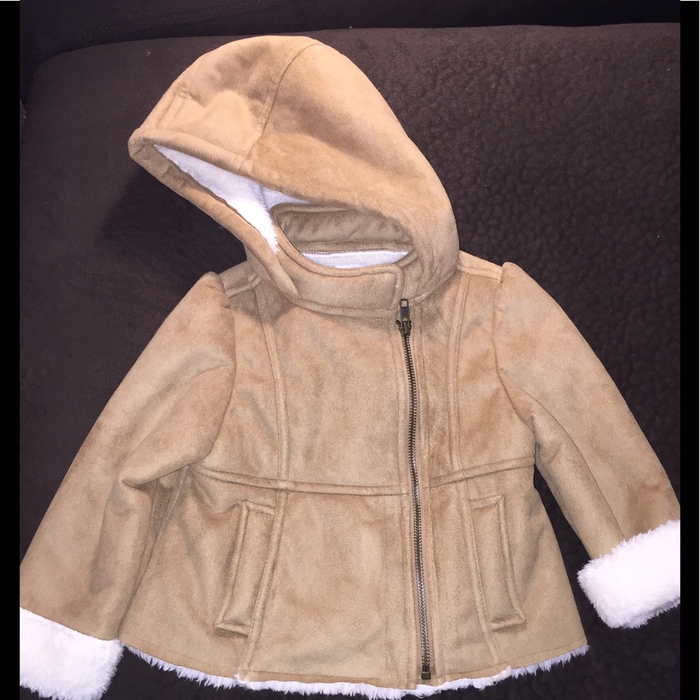 Old navy toddler girls coat tan.  Sz 3T