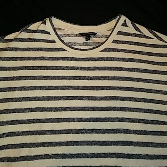 Short Sleeve Top - Picture 4 of 7