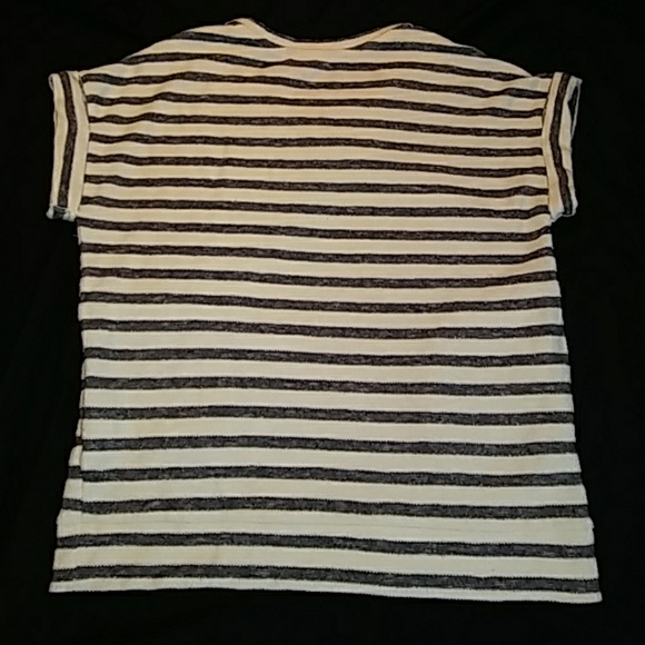 Short Sleeve Top - Picture 6 of 7