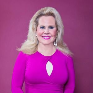 Meet your Posher, Dana