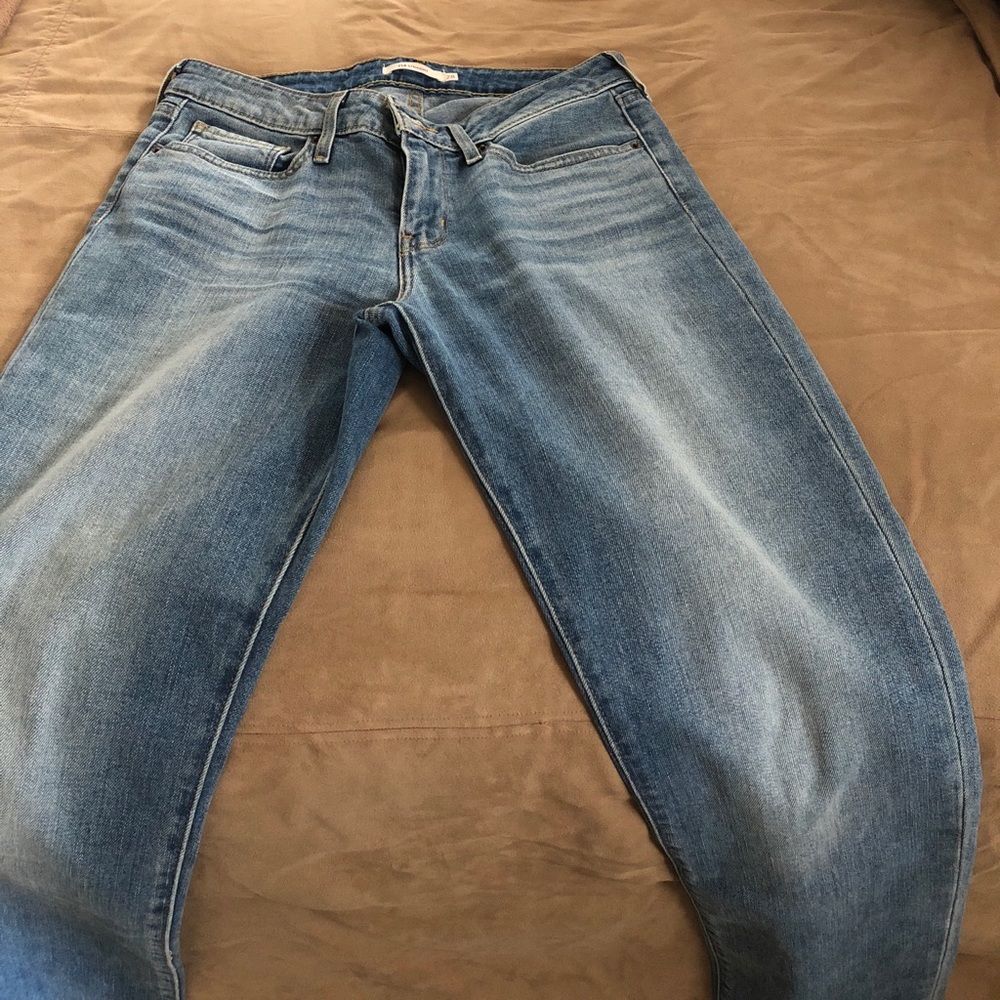 Levi’s 714 Straight Jeans - Size 28