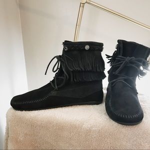 Minnetonka fringe ankle boots (NWOT)