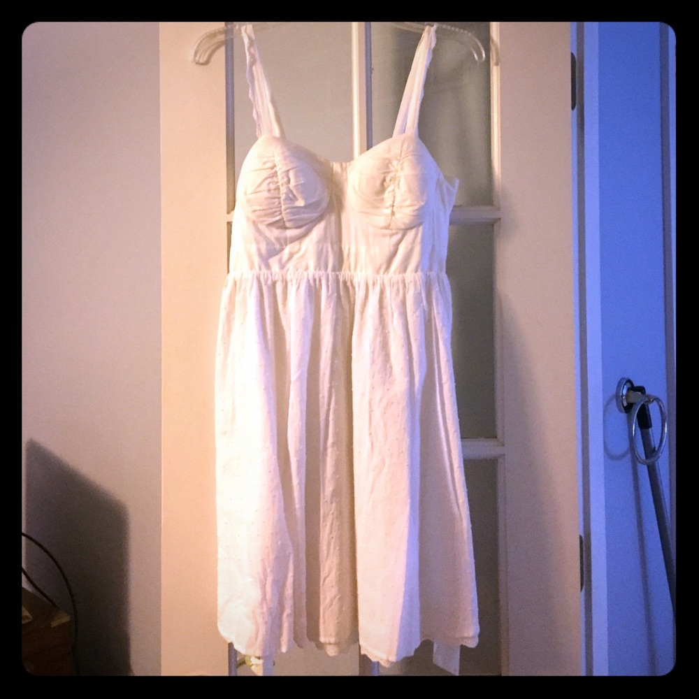 Candie’s White dress (M)
