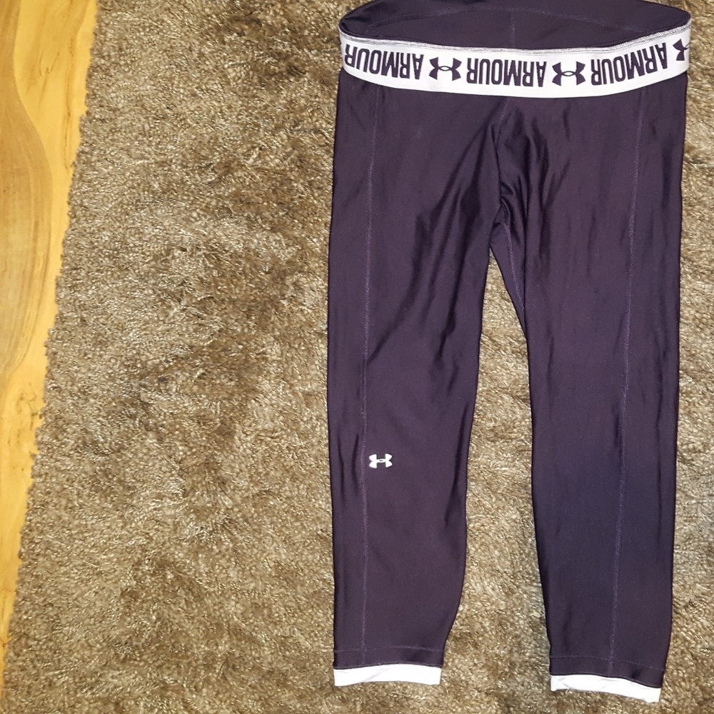 Under Armour Cropped Workout Yogas