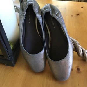 Donald Pliner ballet flats