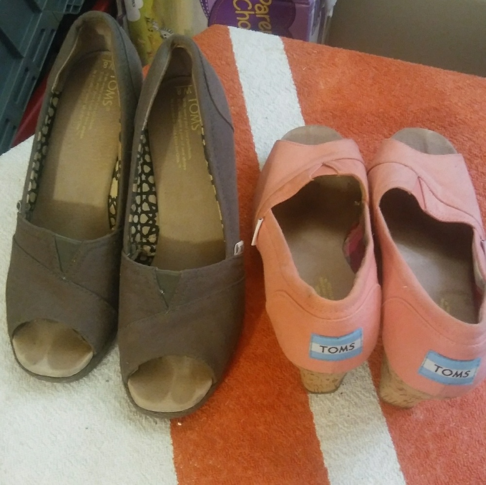 Authentic TOMS womens wedge sandals