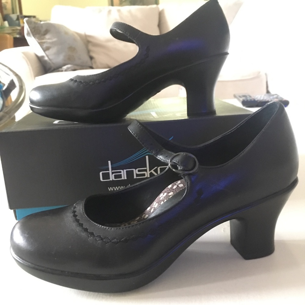 Dansko Bett women's 39 worn one day
