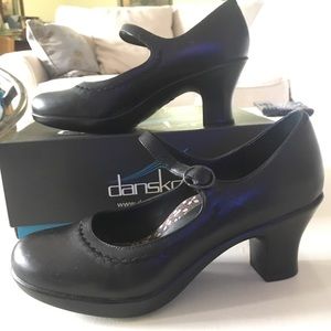 Dansko Bett women's 39 worn one day