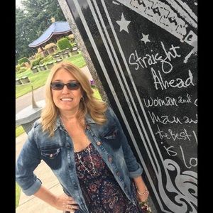 Meet your Posher, Michele