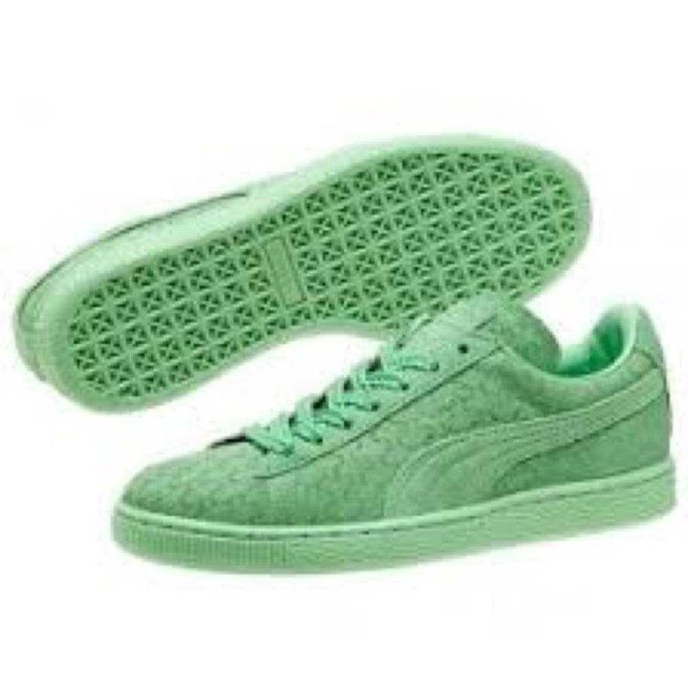 SOLANGE SUEDE CLASSIC GEO WOMENS PUMA SNEAKERS
