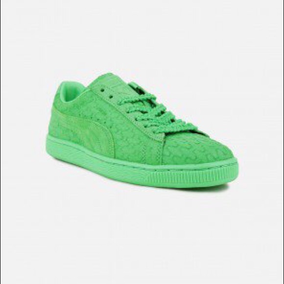 SOLANGE SUEDE CLASSIC GEO WOMENS PUMA SNEAKERS - Picture 2 of 7