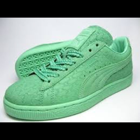SOLANGE SUEDE CLASSIC GEO WOMENS PUMA SNEAKERS - Picture 3 of 7