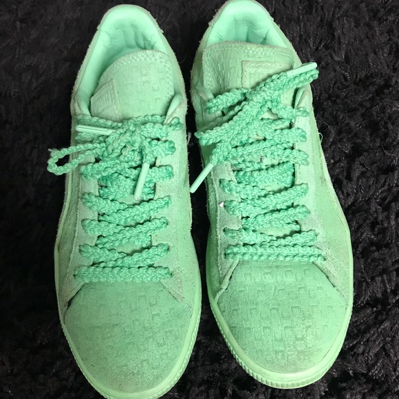 SOLANGE SUEDE CLASSIC GEO WOMENS PUMA SNEAKERS - Picture 6 of 7