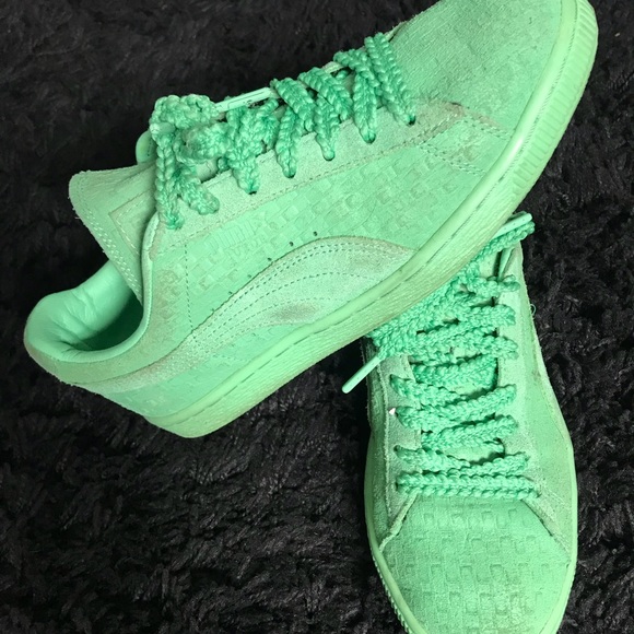 SOLANGE SUEDE CLASSIC GEO WOMENS PUMA SNEAKERS - Picture 7 of 7