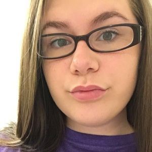 Meet your Posher, Abigail