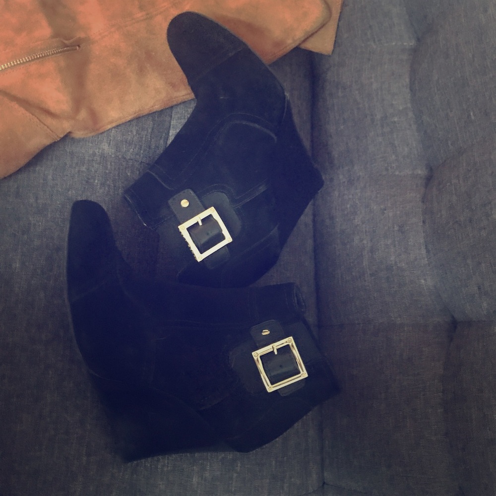 Tory burch suede booties -almost new!