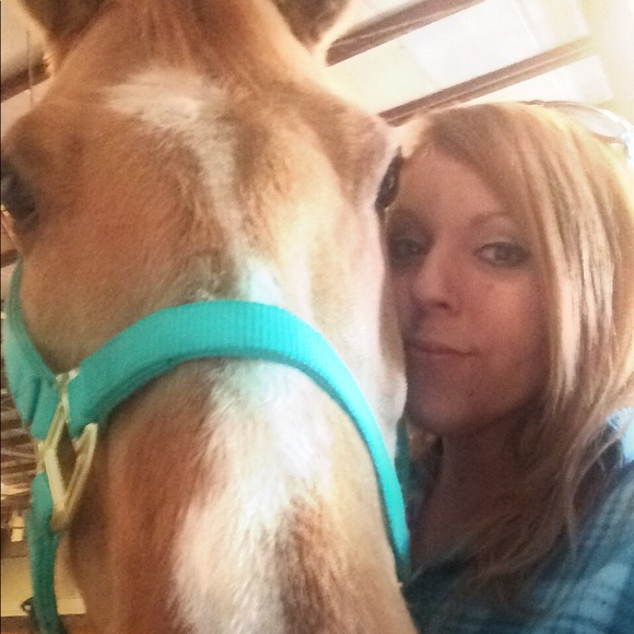 Meet your Posher, Ashley - Picture 2 of 2